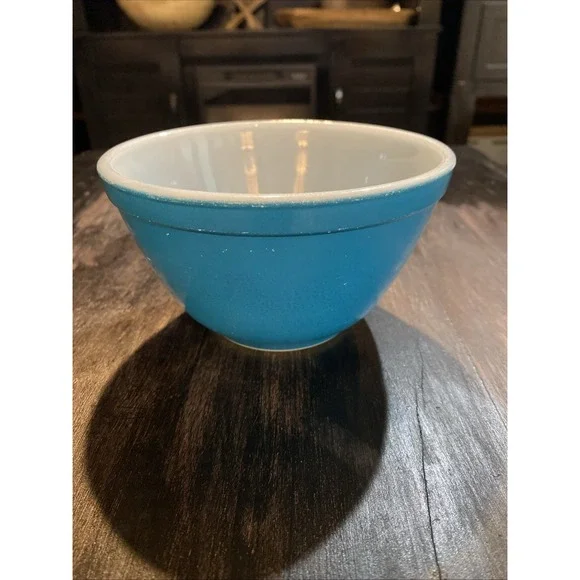 Vintage PYREX Blue Trade Mark 401-1 1/2 Pint Mixing Bowl Made in USA Primary - Picture 1 of 7